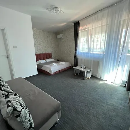 Ama Hotel *